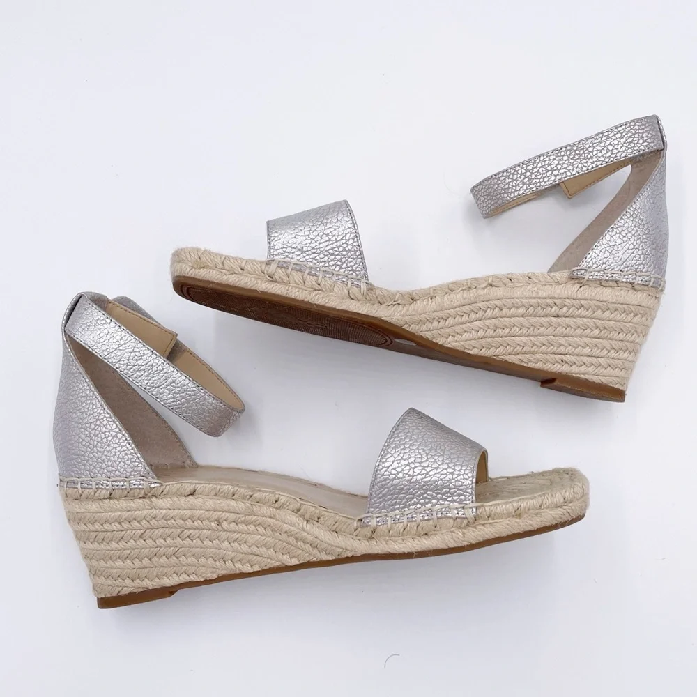 Vince Camuto vince camuto